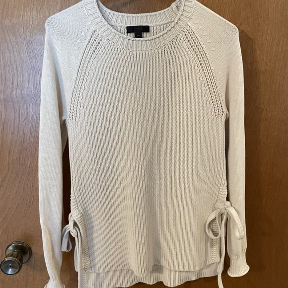 J Crew Pullover Sweater Womens Size XXS Cream Tie Side Slit Crew Neck EUC - Picture 2 of 5